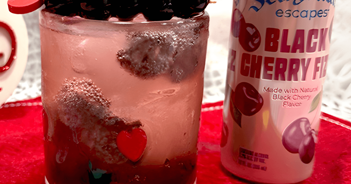 Sparkling Galentine's Spritzer | Seagram's Escapes